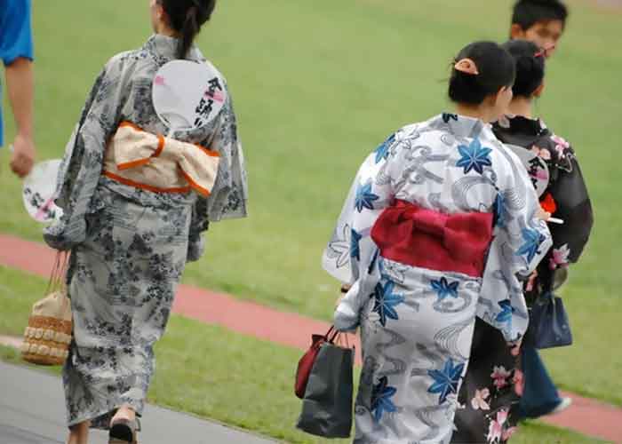 traditionelle japanische Kleidungsstücke